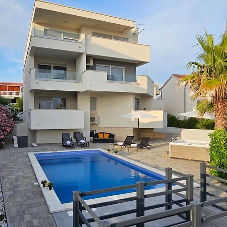 Apartments Pool Villa Aldura Novalja Eksteriør billede