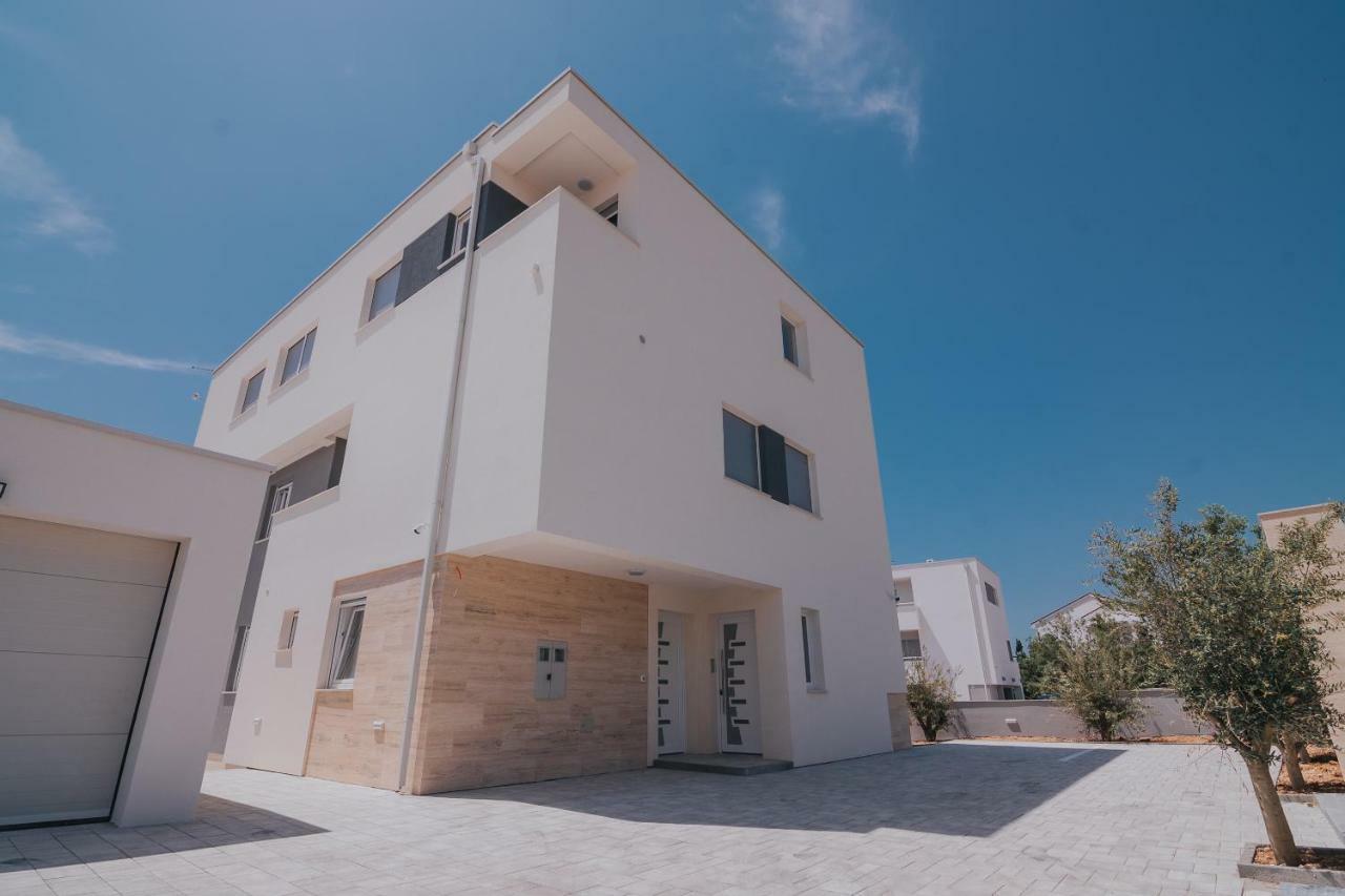 Apartments Pool Villa Aldura Novalja Eksteriør billede